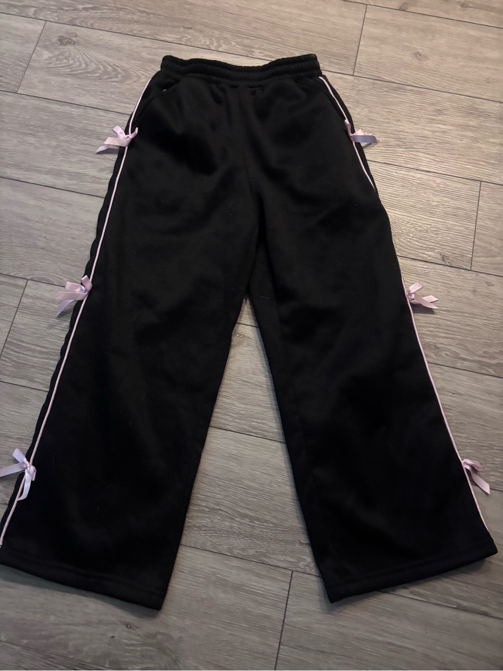 SHEIN Black Wide-Leg Sweatpants with Pink Ribbon Bows